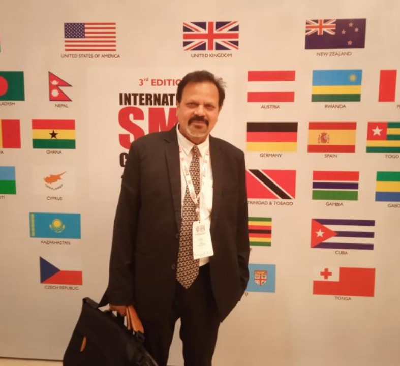 Portrait of Sarah Johnson, CEO of GreenLeaf Organics